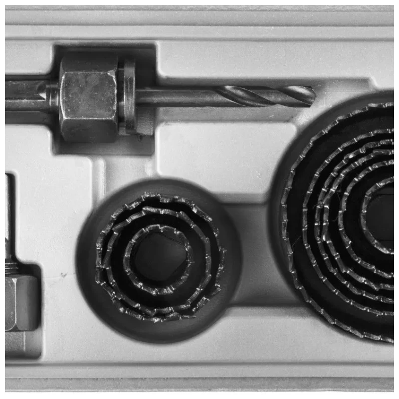 nabor-koronok-po-derevu