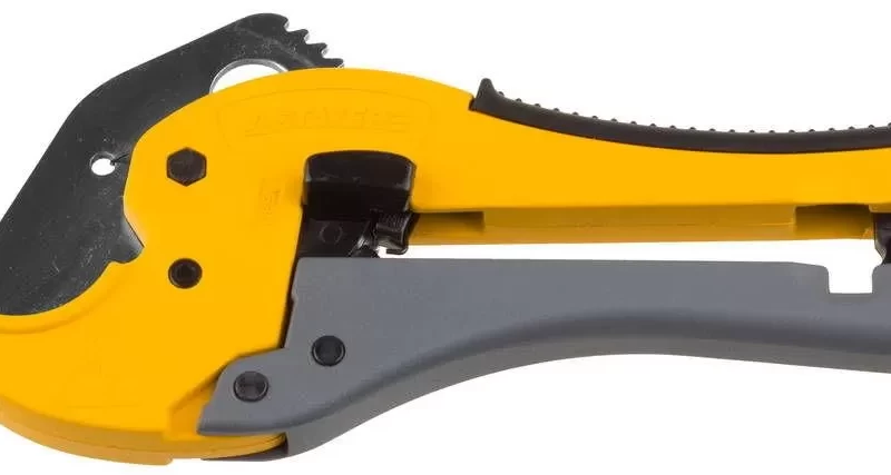 Труборез для металлопластиковых труб, для работы одной рукой,